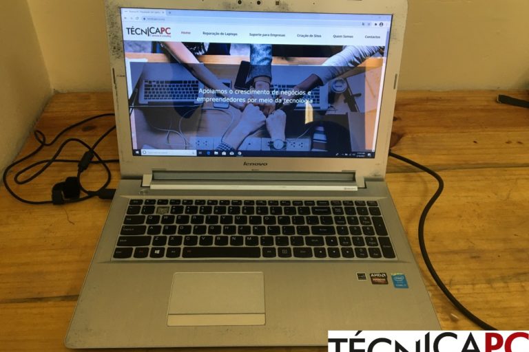 Lenovo Z51-70 tem as braçadeiras e anilhas partidas e o sistema operativo danificado